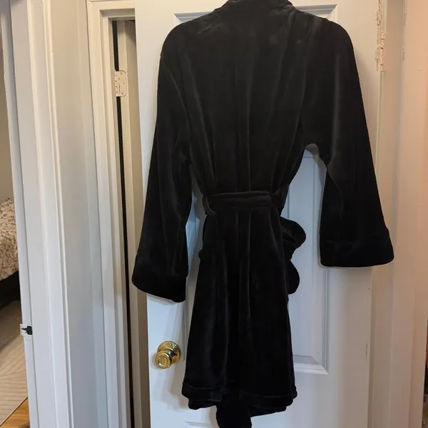 NWT Soma Black Embraceable Plush Short Robe Sz L/XL - Image 3