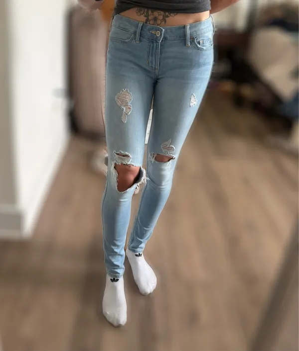 Hollister Low-Rise Super Skinny Jeans - Image 5
