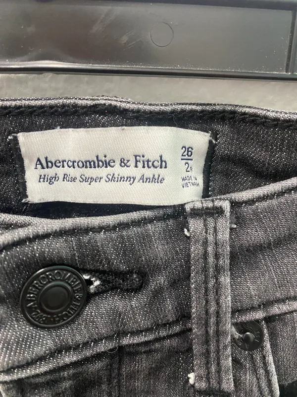 Abercrombie and Fitch Black Skinny Jeans size 2 - Image 4