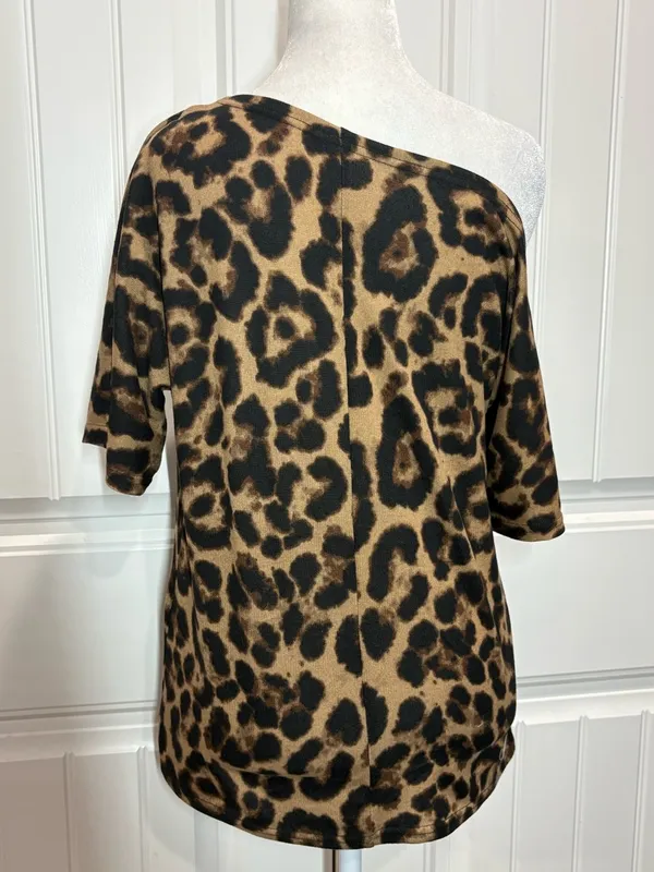 SHEIN Black and Camel Leopard Print Top Sizr M - Image 3