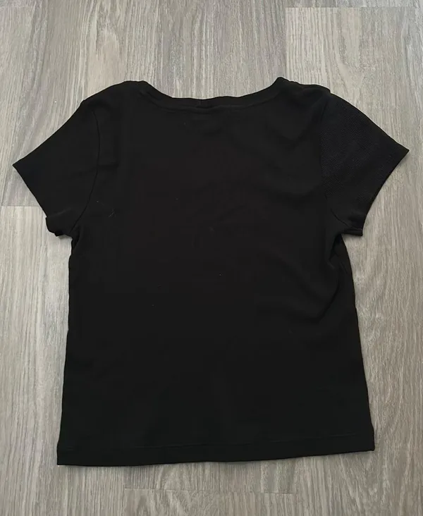 Guess Cropped Tee Shirt - Image 3