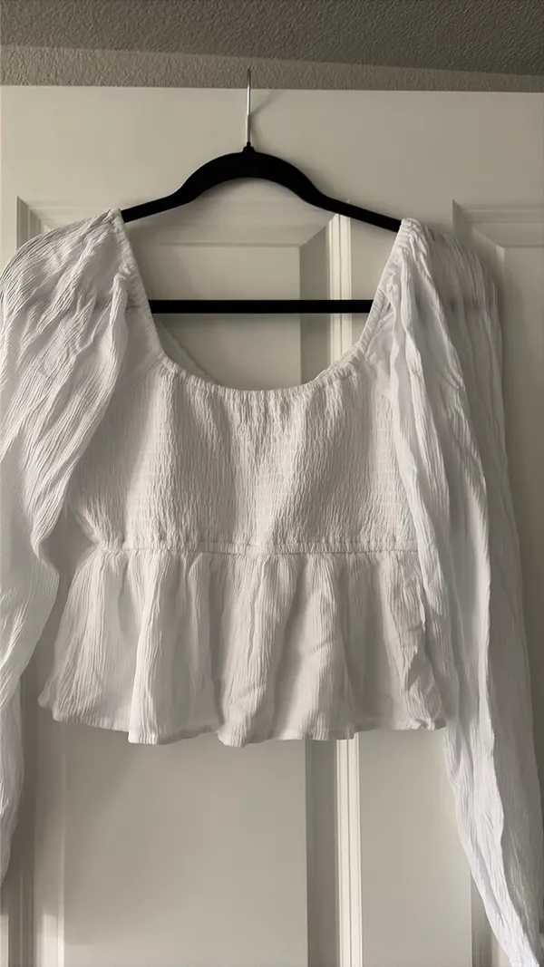 Hollister white slightly cropped top S - Image 5