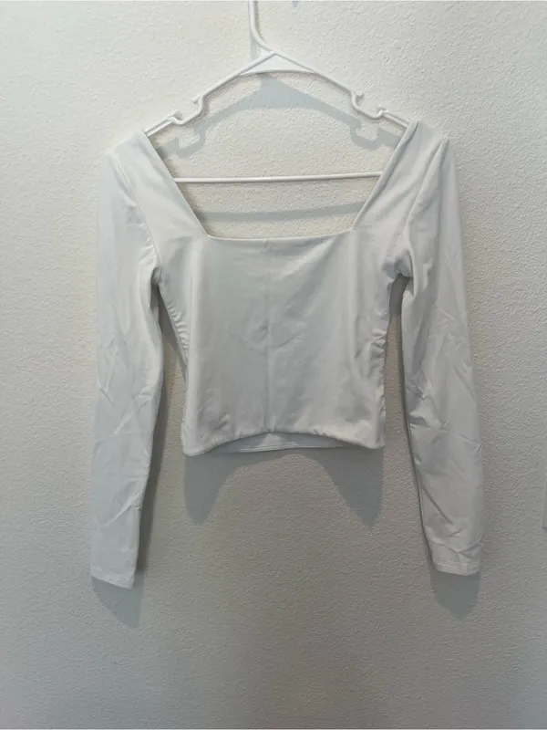 Aritzia Babaton Contour Square Neck Long Sleeve Shirt - Image 7