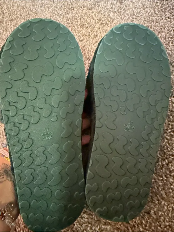 NWOT Skims Spa Terry logo slippers pine size 37 - Image 5