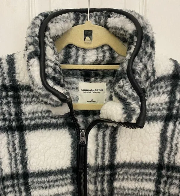 Abercrombie & Fitch Soft A&F Collection Pull-Over Quarter Zip Fleece Jacket - Image 2