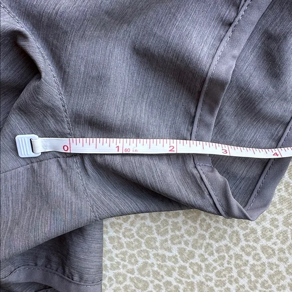 NWOT Nike DRI-FIT Women's Gray Running Gym Athletic Workout Shorts size S - Image 8