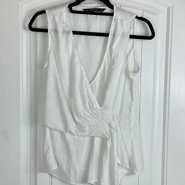 Zara White Textured Blouse Size Small - Image 4