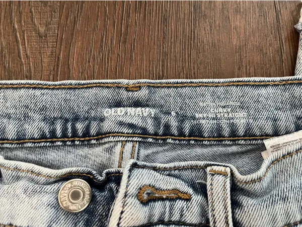 Old Navy Curvy Straight High-Rise Jeans - Image 3