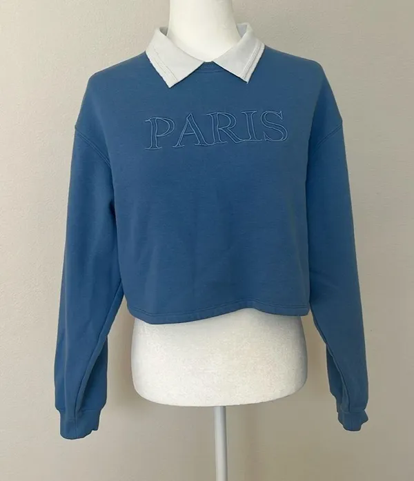 Small size sweater in great condition. Very cute to wear with different styles. - Image 2