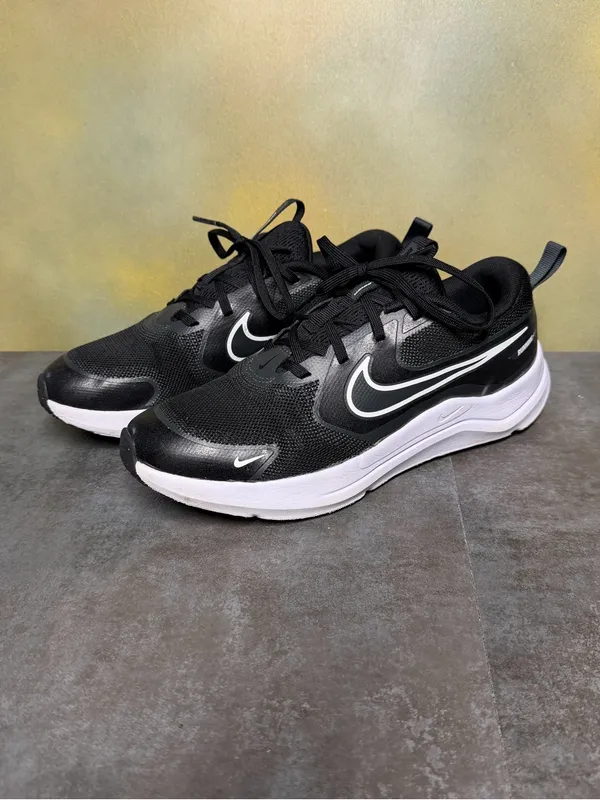 Nike Cosmic HM4402-003 Black/White Women's Sneakers Size 7.5-8 - Image 4