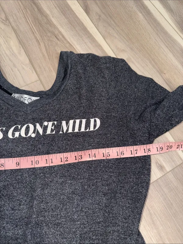 Wildfox girls gone mild casual flowy sweatshirt size medium - Image 6