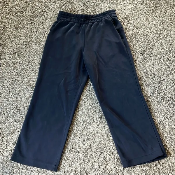 Lululemon Softstreme High-Rise Straight Leg Crop - Image 6