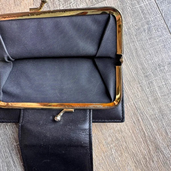 Buxton Black Leather Bifold Wallet Kiss Lock Coin Pouch ID Window Velvet Touch - Image 5