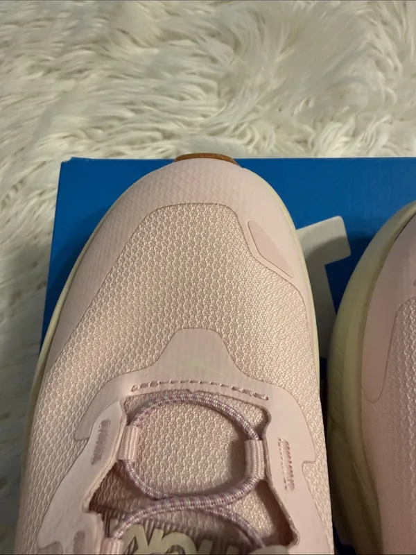 Hoka Transport Pale Pink /Lilac Trail Sneakers with Cream Midsole size 7 - Image 6