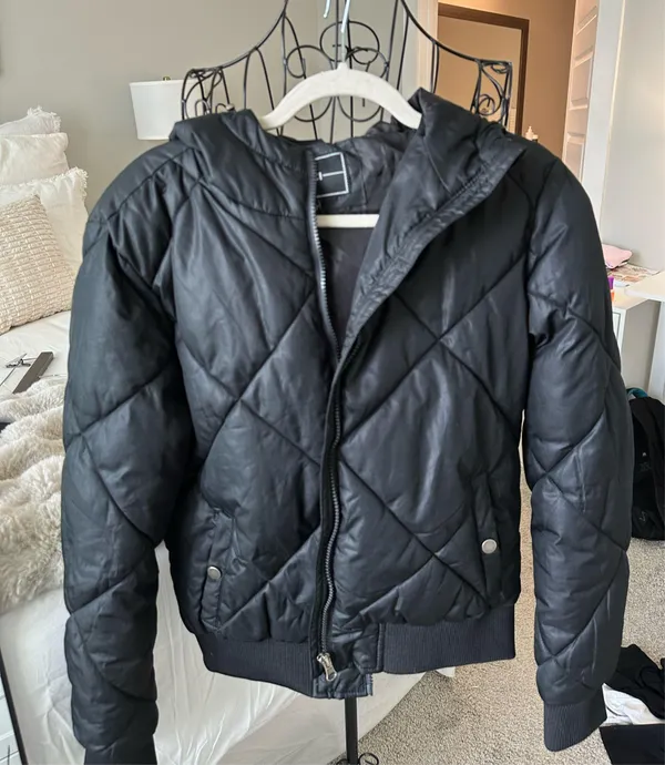 Black Puffer Jacket with Hood Size M - Image 2