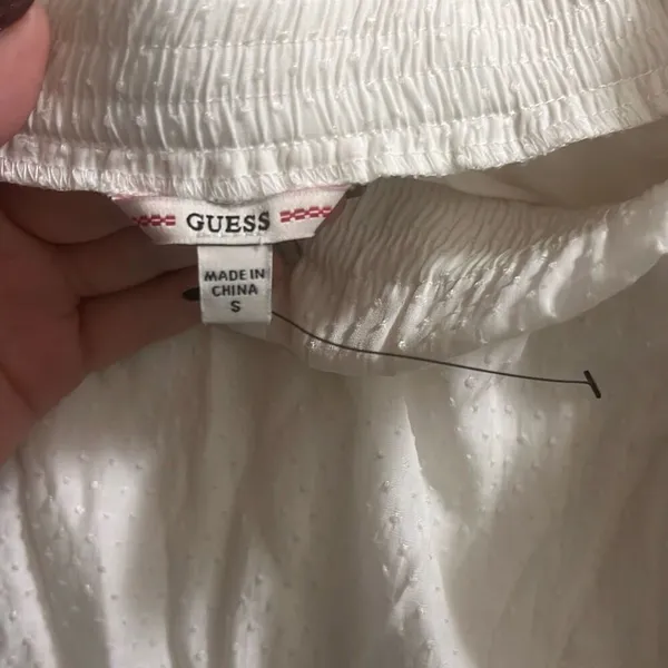 ✨Guess Celestine Off The Shoulder Sz Small Top✨ - Image 7