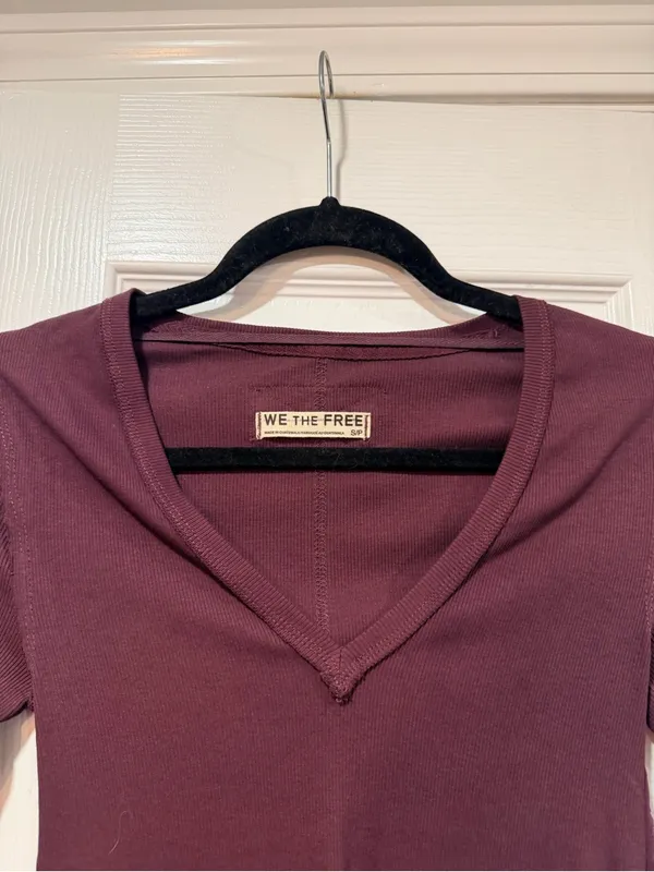 NWOT We The Free Size S Free People Ribbed V-Neck Long Sleeve Fitted Top Raw Hem - Image 4