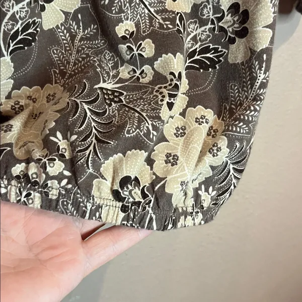 St. John’s Bay Women’s Knit Blouse Peasant Style Neutral Floral Size Large - Image 7