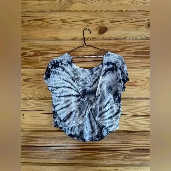 Young Fabulous & Broke Daz Top in Grey/Blue Dreamer WashTye Die size med…​​ - Image 2