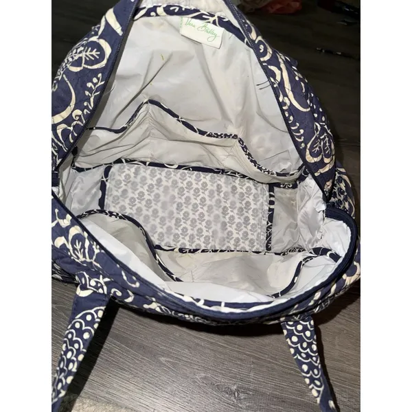 Vera Bradley Navy And White Floral Print Twirly Bird Pattern Zip Up Tote Bag - Image 9