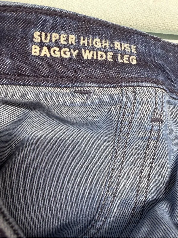 American Eagle AE Super High-Waisted Baggy Wide-Leg Jean 14 Short - Image 7