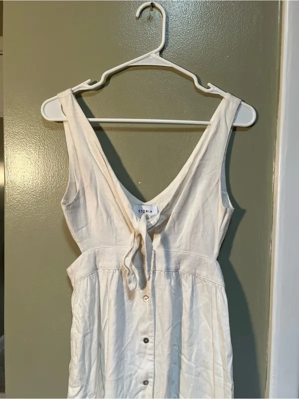 Storia Women's Size Medium Sleeveless Midi Dress White V-Neck Cutout Button Fron - Image 2