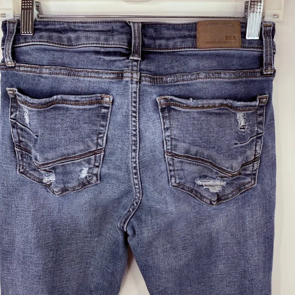 BKE Women's Stella Distressed Slim Fit Low Rise Ankle Jeans Size 28 - Image 4