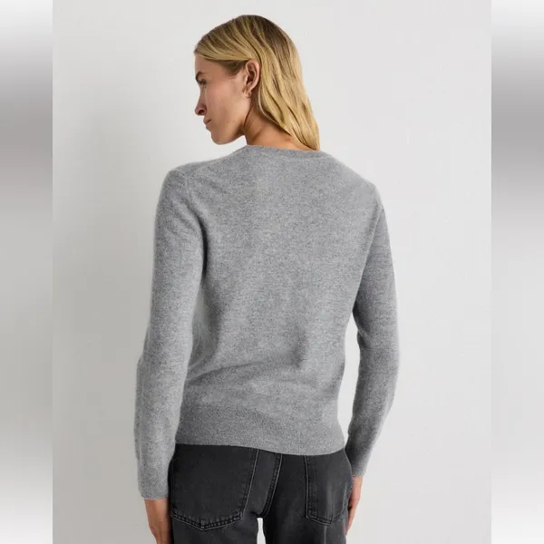Quince 100% Cashmere Gray Cropped Crew Neck Sweater M - Image 6