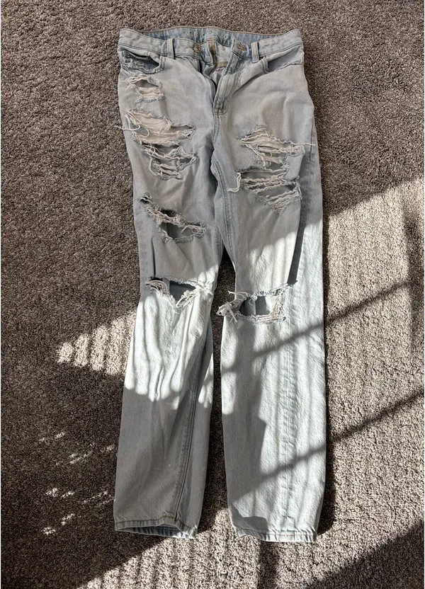 American Eagle Jeans - Image 5