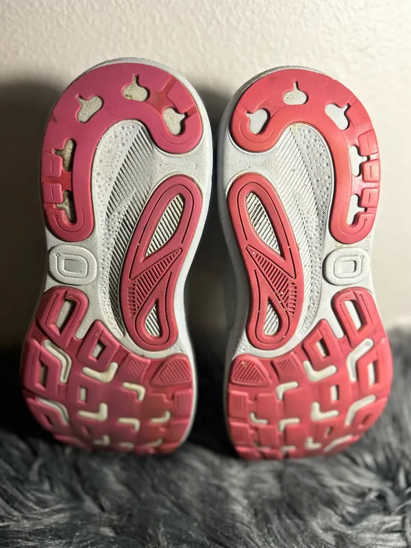 Brooks Adrenaline GTS 24 Women's Light Gray and Pink Running Sneakers Size 7.5 - Image 8