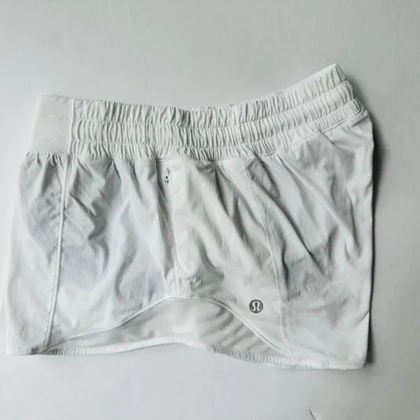 Lululemon Hotty Hot II Low Rise Short 2.5" White Size 10 Run Gym - Image 2
