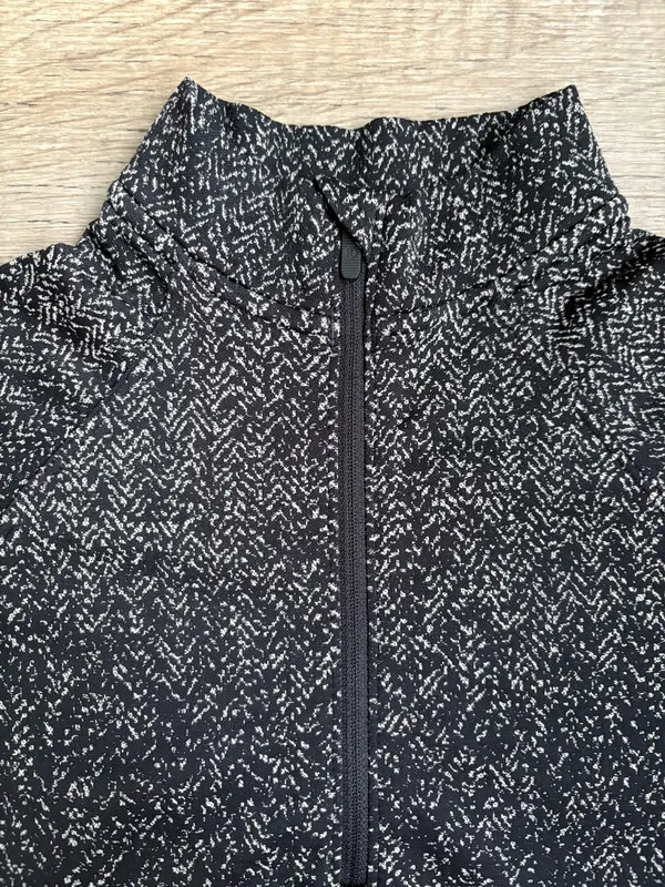 Lululemon Rest Less Cropped 1/2 Zip Herringbone Fade Black / White Sz 4 - Image 5