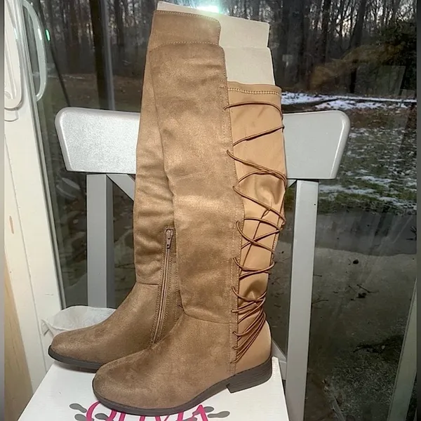 Knee High Strappy Back Low Heel Boots Size 7.5 - Image 3