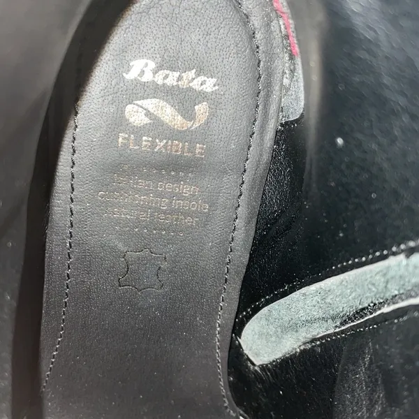 ITALIAN BATA Black Leather Booties Size 8 - Image 7