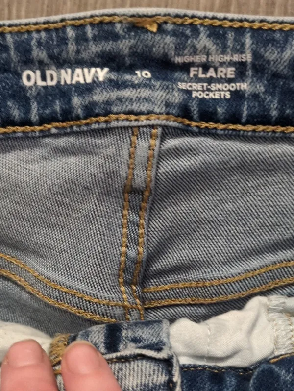 Old Navy Higher High Rise Flare Jeans Size 10 - Image 3