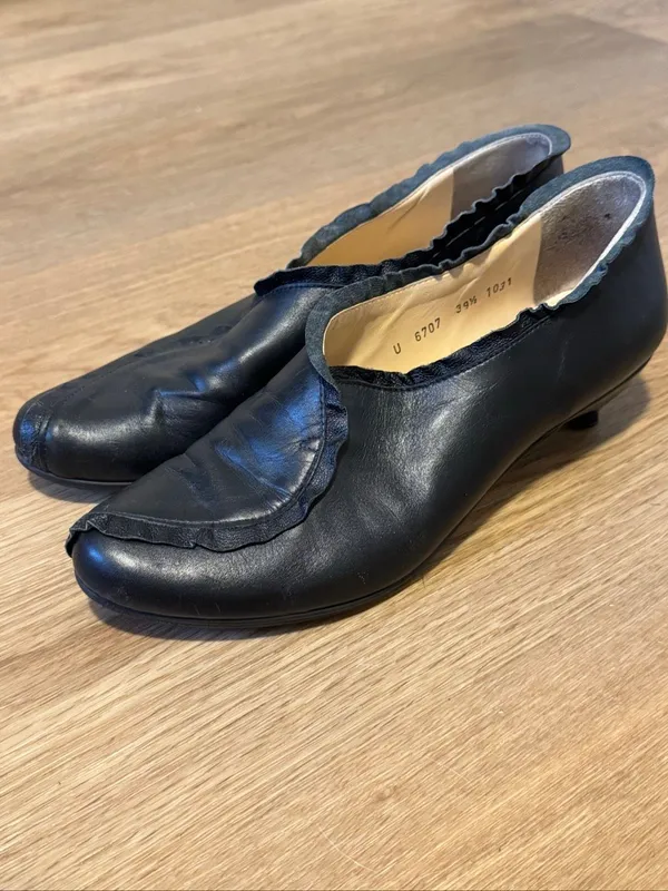 Giraudon New York Black Leather Ruffle Slip-On Shoes EU 39.5 Portugal - Image 10