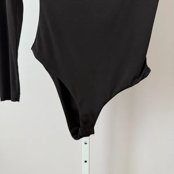 SNDYS‎ Everyday sz S Black One Shoulder Asymmetrical Cutout Bodysuit Mob Wife - Image 4