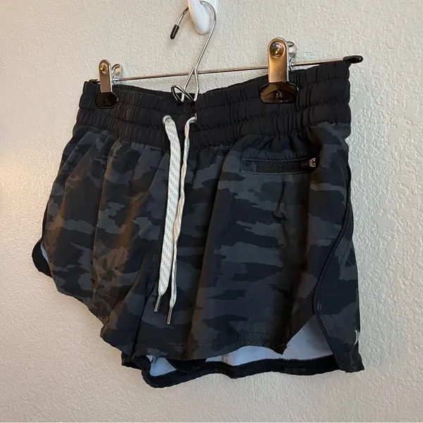 Vuori Clementine Short Camo 2” - Image 7