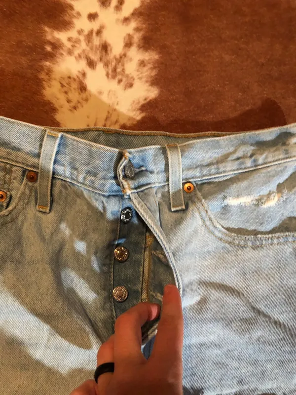 Levi's button fly light washed shorts  size 29 - Image 3