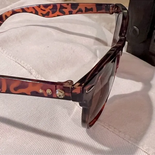 Vintage Tortoiseshell Sunglasses Brown Amber Retro Unbranded - Image 12