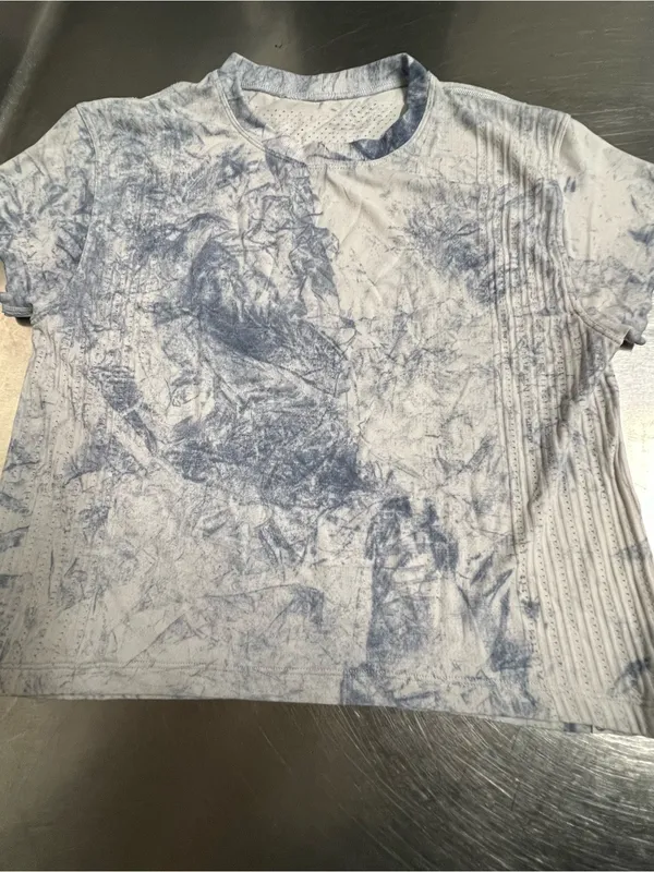 Lululemon White & Blue Tie Dye Train to Be Cropped Short Sleeve Top Size 8 VGUC - Image 3
