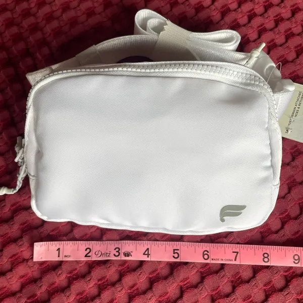 Fabletics The Belt Bag White Waist Pack Crossbody Adjustable Strap NWT OS - Image 8