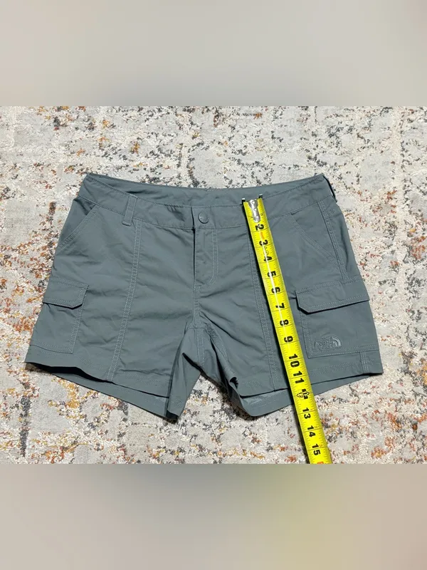 The North Face Women's Hiking Cargo Shorts size 4 - Image 5