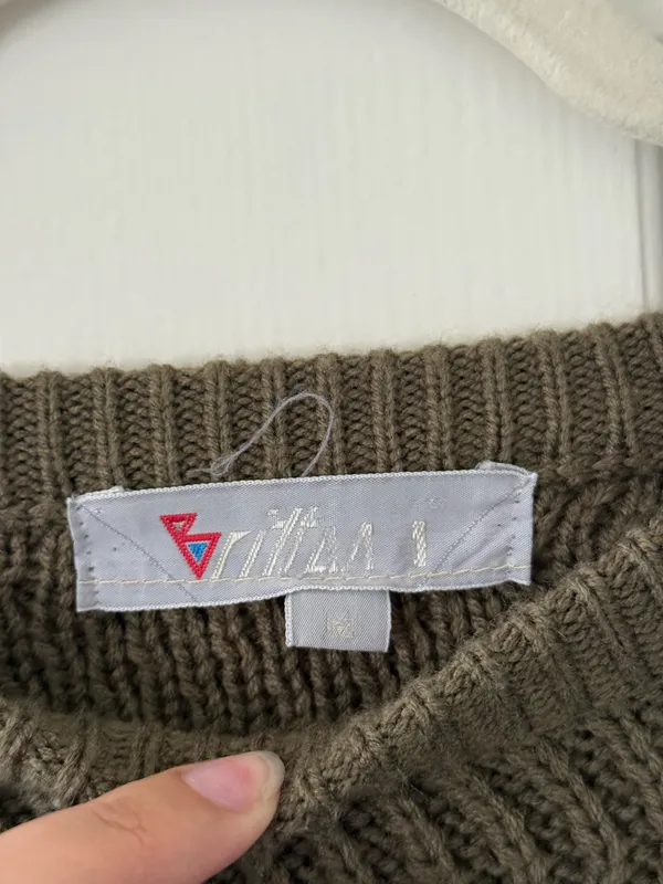 Vintage Green Chunky Knit “B” Embroidered Sweater - Image 6