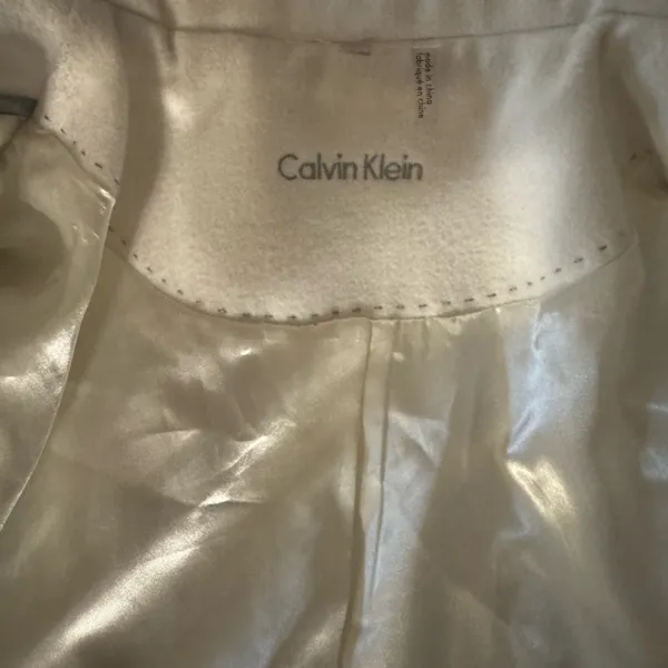 Off white Calvin Klein single breast belted button trench style coat - Image 8