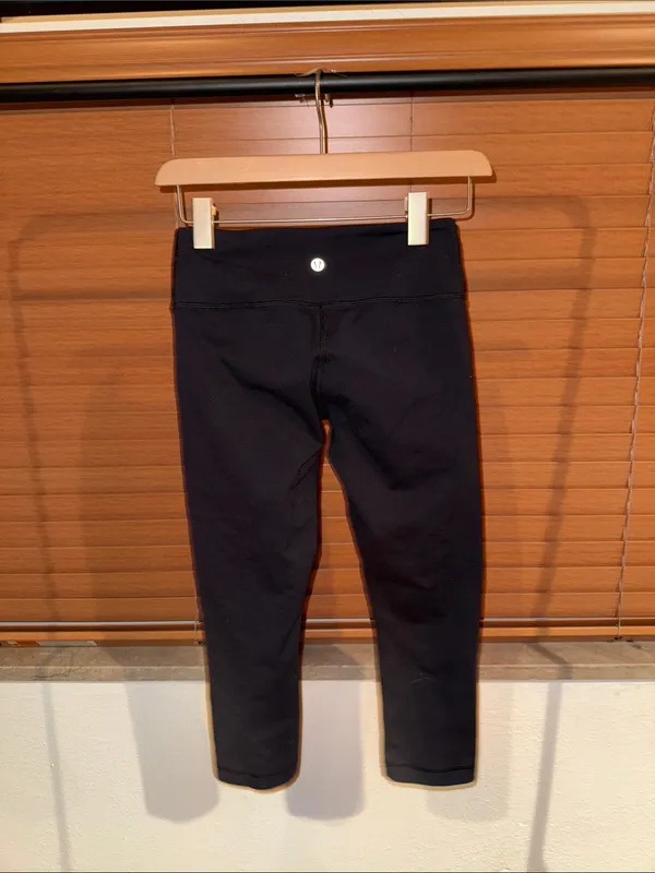 Lululemon Black Mid-Rise Capris - Image 2