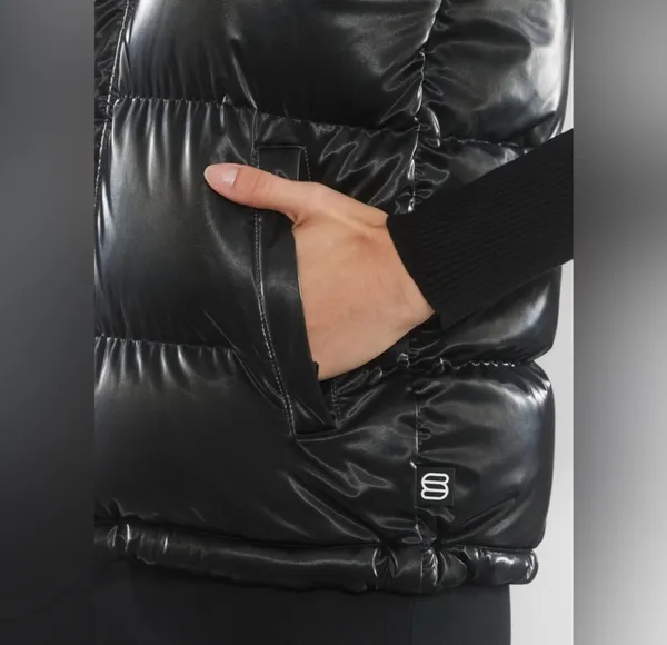Aritzia The Super Puff Vest Liquid Shine - Image 14
