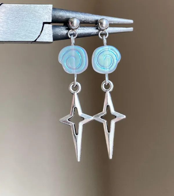 quality Czech glass snail shell beads & sparkle star dangle earrings 🌀⭐️💦 - Image 2