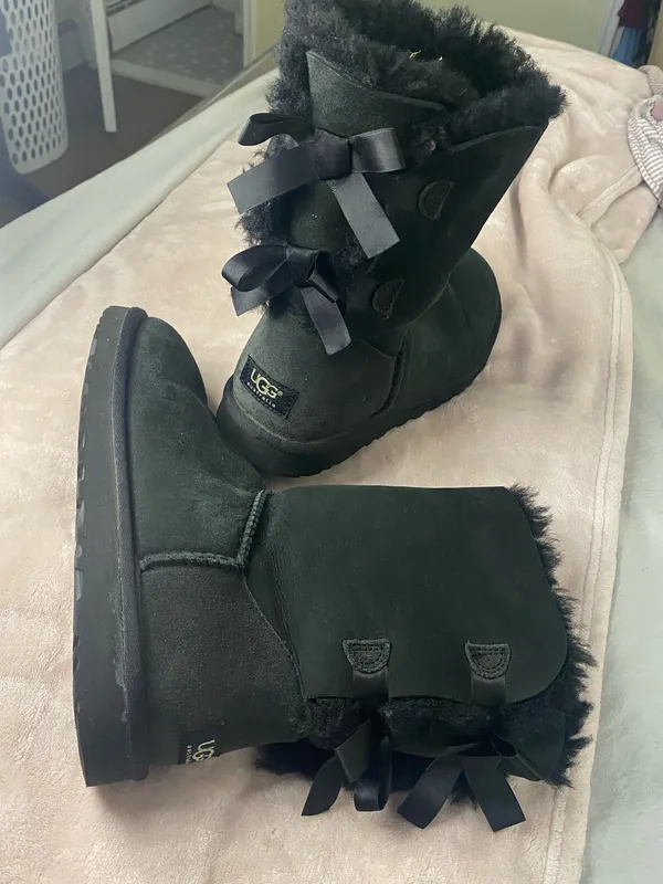 UGG Bailey Bow II Black Two Back Bow Size 9 Boots Australia Sheepskin Lined - Image 4