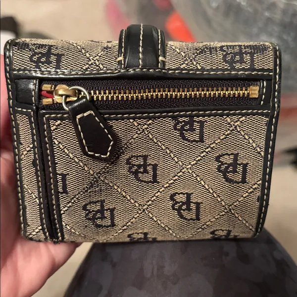 Dooney & Bourke shoulder bag - Image 13